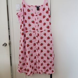 Strawberry hottopic 2x dress
